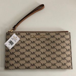 Michael Kors Wristlet
